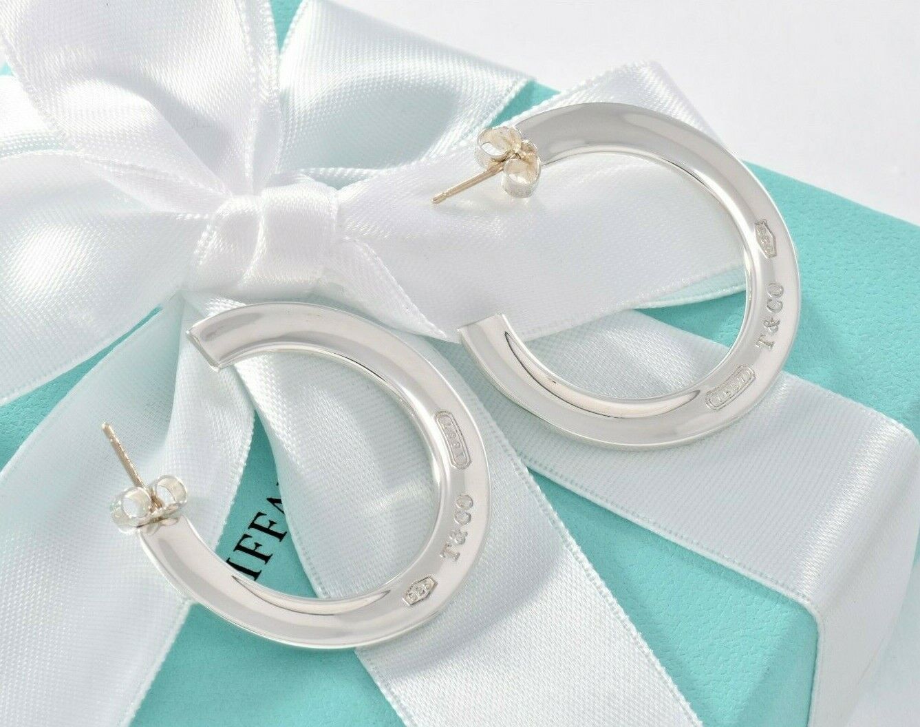 Tiffany & Co Sterling Silver 1837 Wide Flat Hoop Earrings & Pouch Rare Thin Love