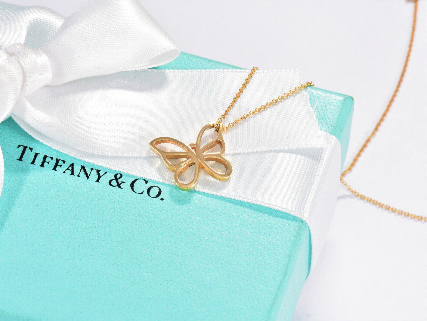 Tiffany & Co 18K Yellow Gold Butterfly Pendant 16.25" Necklace in Box Pouch Rare