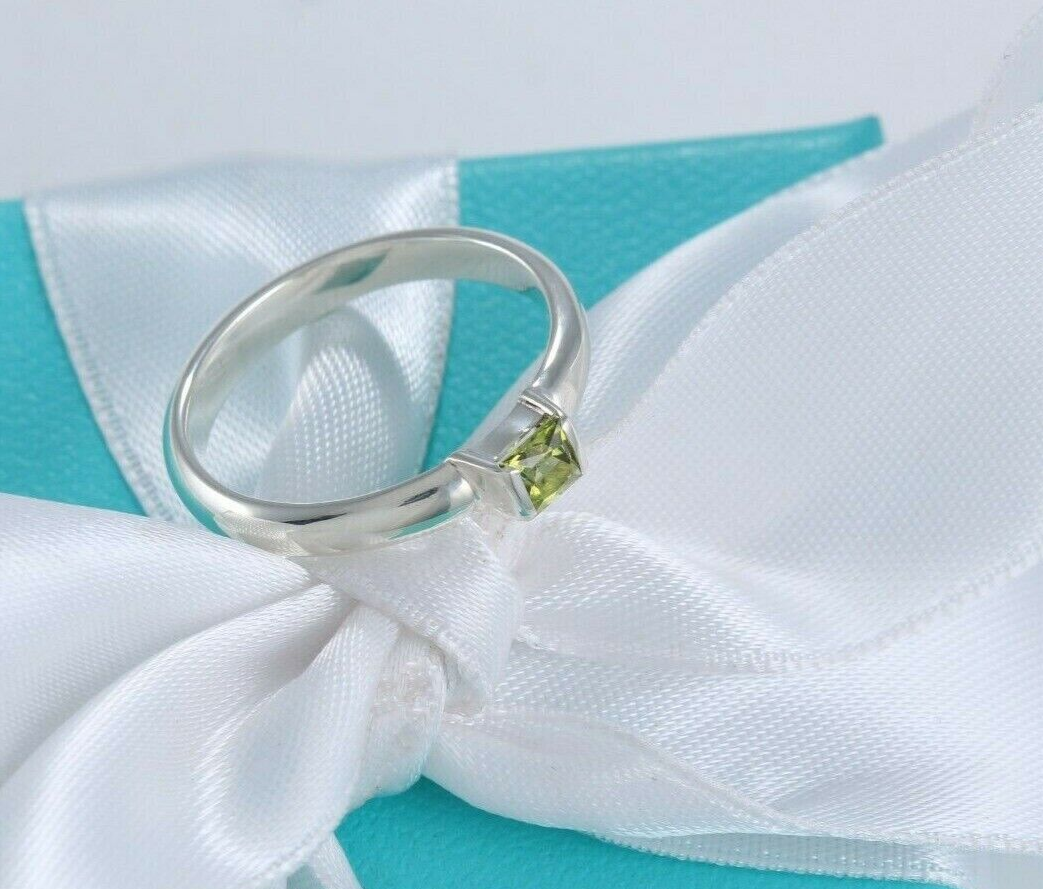 Tiffany & Co Sterling Silver Green Peridot Square Stack Band Ring Size 4.5 Pouch