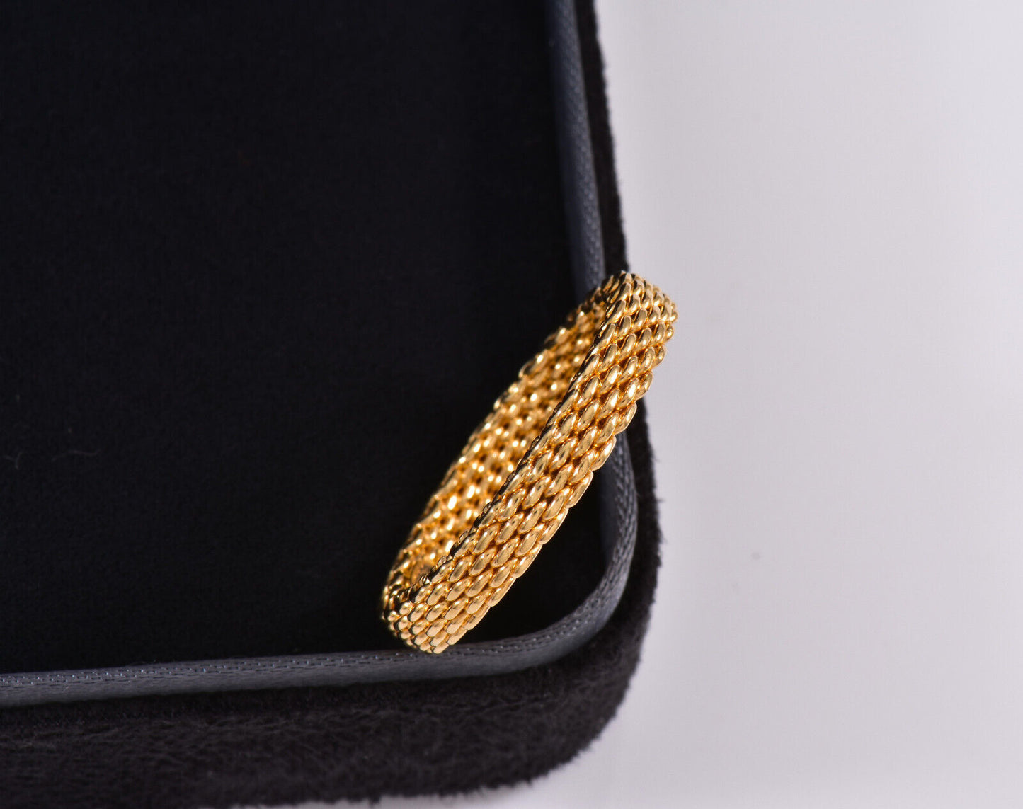 Tiffany & Co Somerset 18K Yellow Gold 4mm Narrow Mesh Ring Size 9 in Box Pouch