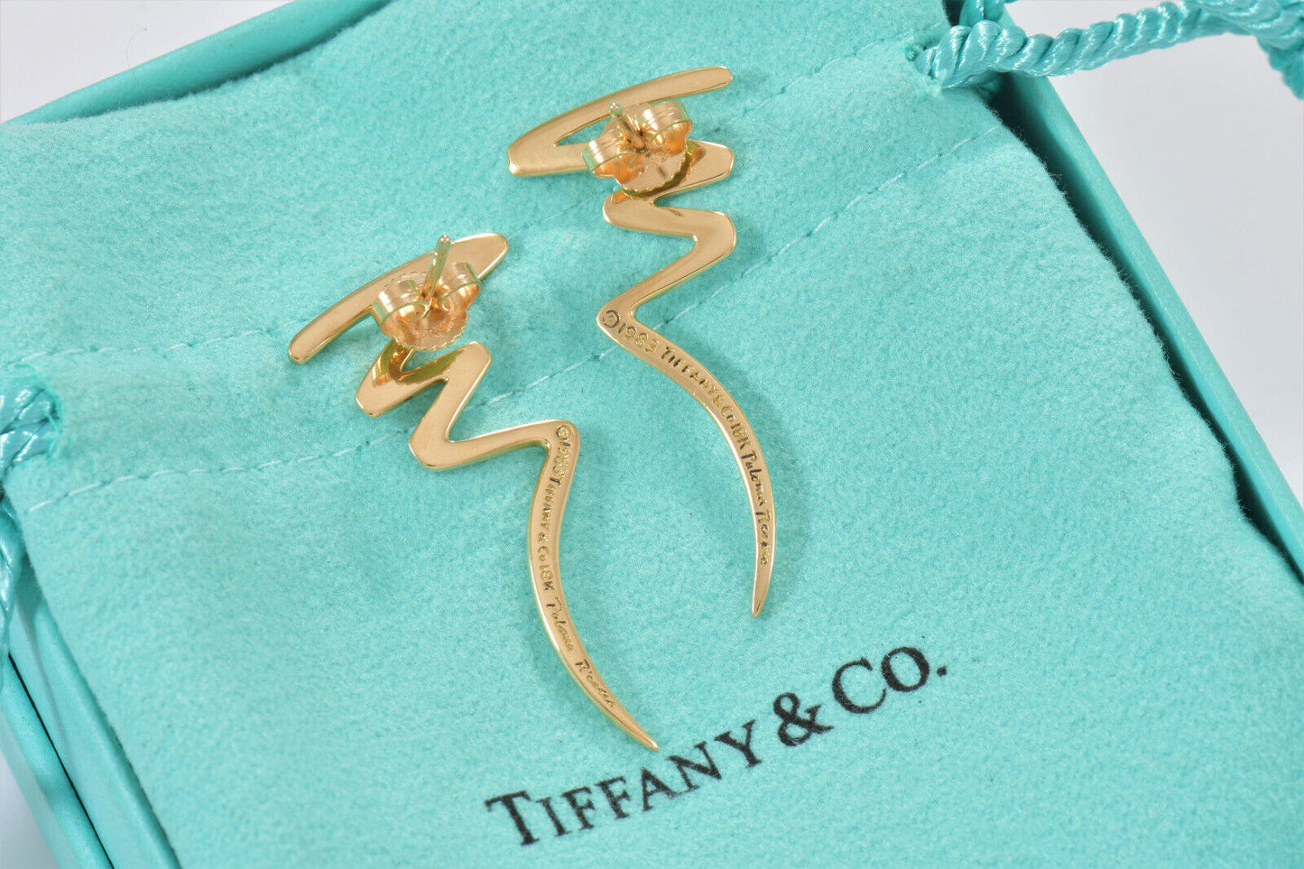 Vintage Tiffany & Co 18k Gold Paloma Picasso ZigZag Bolt Scribble Earrings Boxed