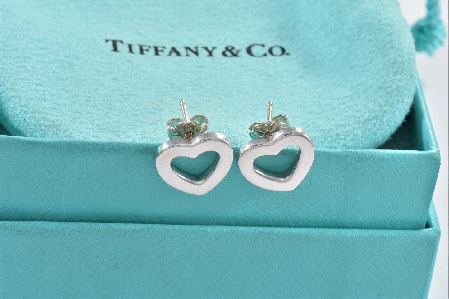 Tiffany & Co Italy Sterling Silver Open Heart Earrings in Pouch Modern Metro