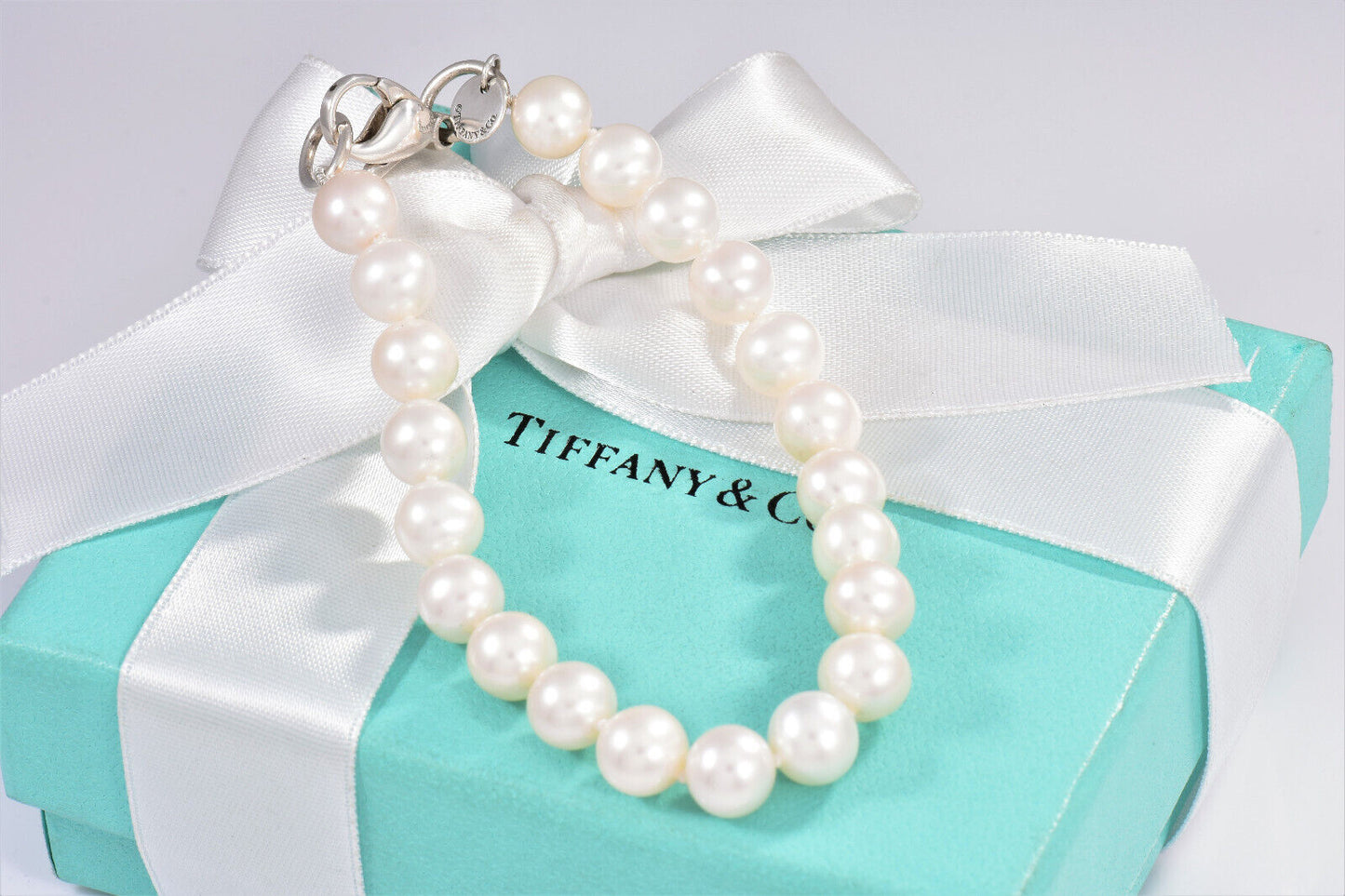 Tiffany & Co Sterling Silver 8mm Pearl Bead Bracelet 7.9" in Box Pouch Ribbon