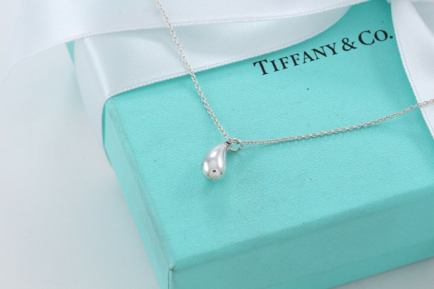 Tiffany & Co Silver Elsa Peretti Teardrop Pendant 18.5" Chain Necklace in Pouch