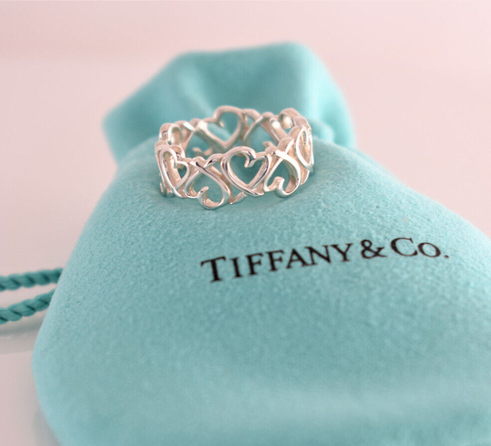 Tiffany & Co Silver Paloma Picasso Wide Loving Heart Link Ring Size 6.5 in Pouch