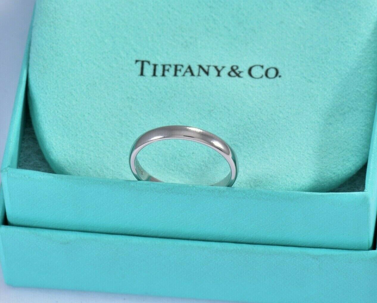 Tiffany & Co Platinum Classic Wedding Band 3mm Ring Size 8 & Box Pouch Lovely