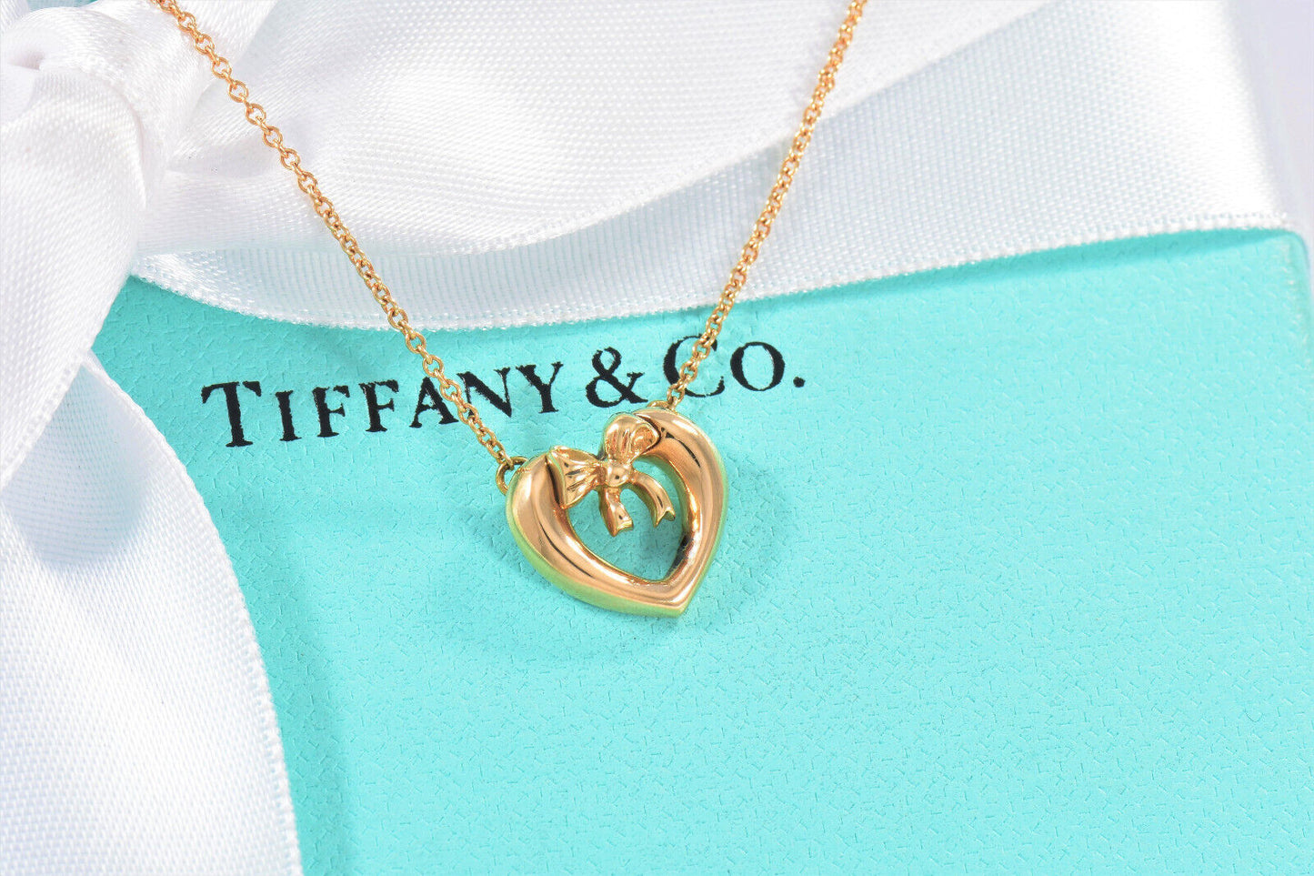 Vintage Quality Tiffany & Co 18K Gold Heart Bow 16.5" Necklace in Box Pouch Rare