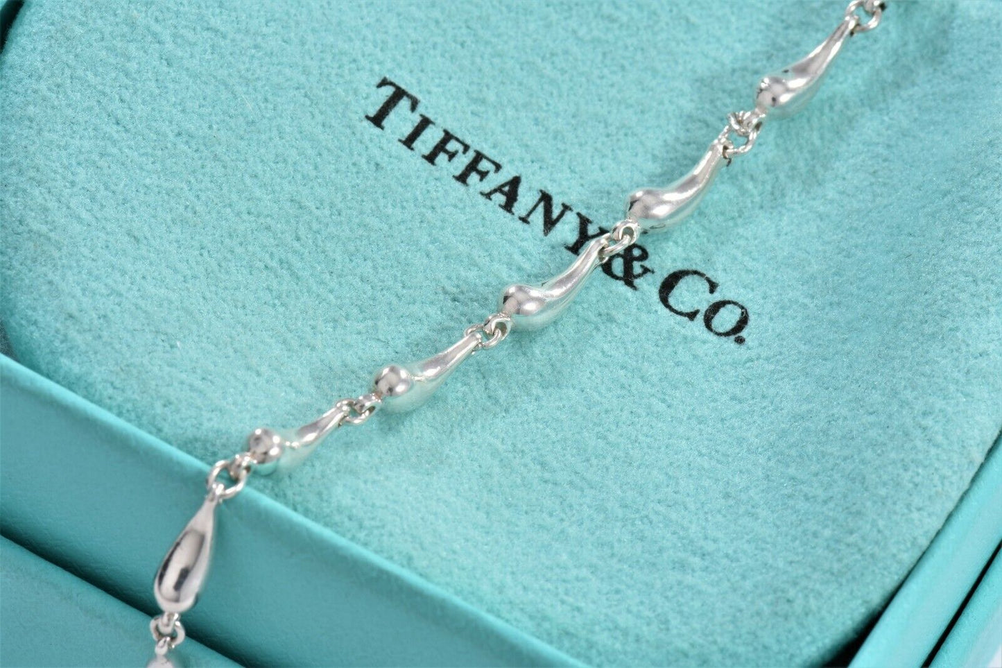 Tiffany & Co Sterling Silver Elsa Peretti Teardrop Link 7.5" Bracelet and Pouch