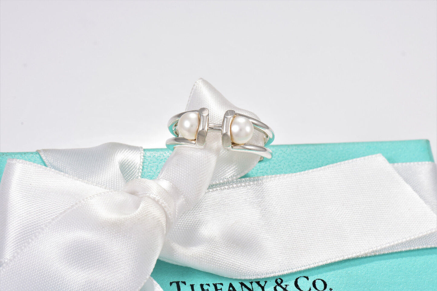 Tiffany & Co Silver HardWear Double Pearl Bypass Ring Size 8 in Box Pouch Lovely