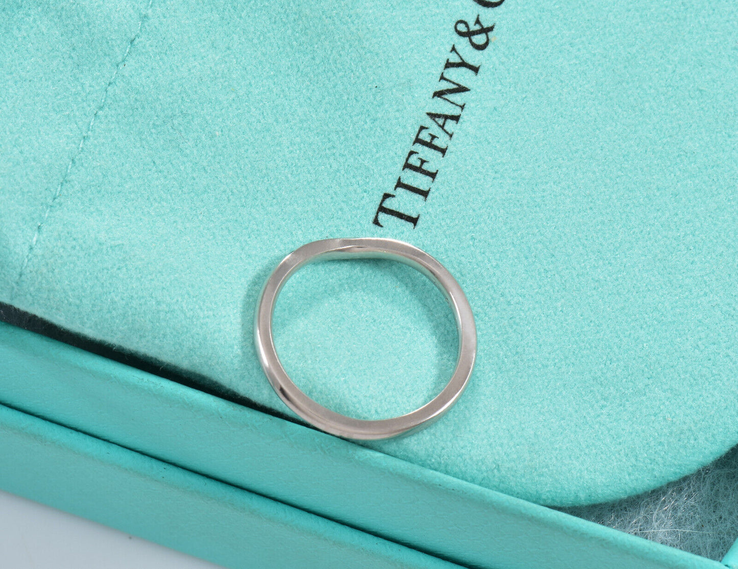 Tiffany & Co Diamond Platinum Elsa Peretti Curved 2mm Band Ring Size 5.5 & Pouch